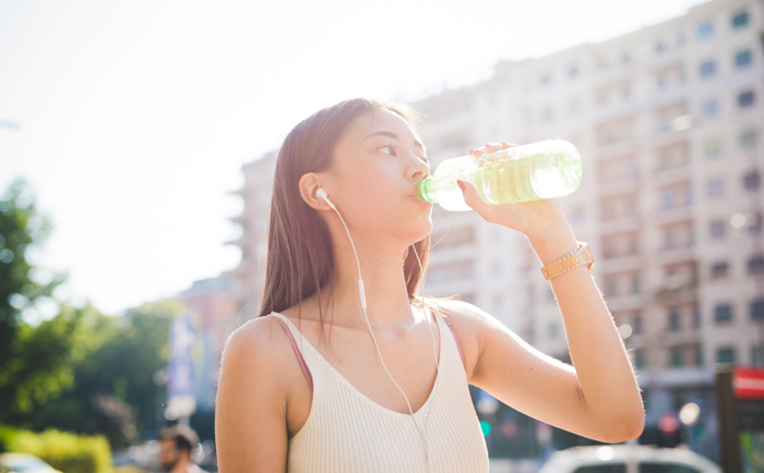 夏天该如何为肌肤补水呢? 夏天该如何为肌肤补水呢?