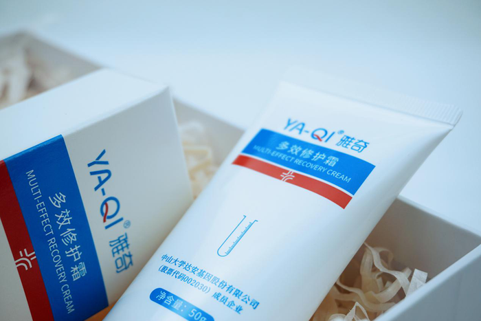 雅奇多效修护霜 雅奇多效修护霜